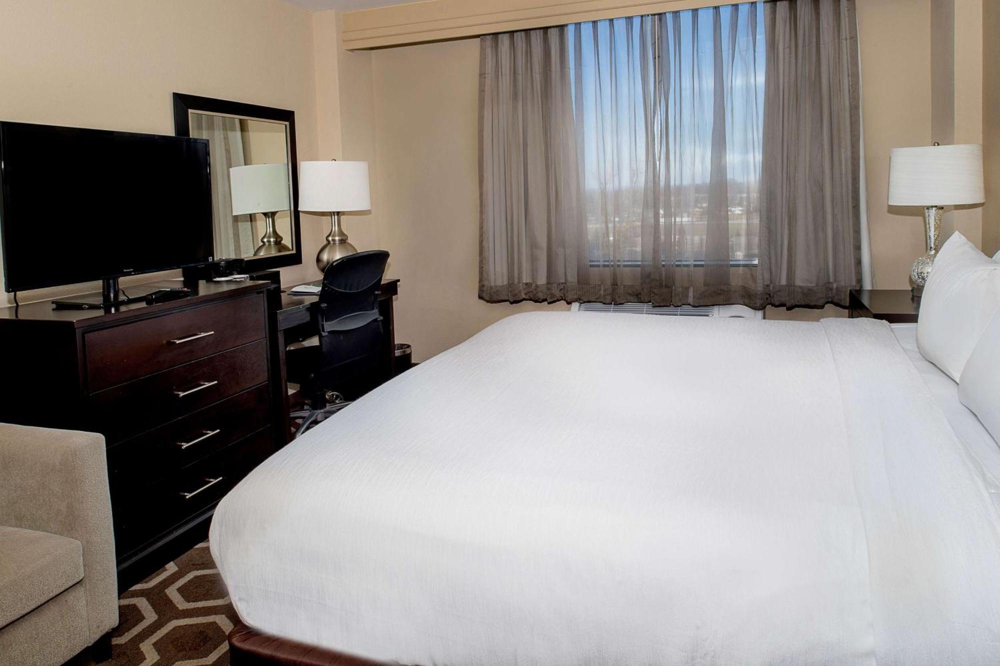 Embassy Suites By Hilton St Louis Airport Bridgeton Εξωτερικό φωτογραφία