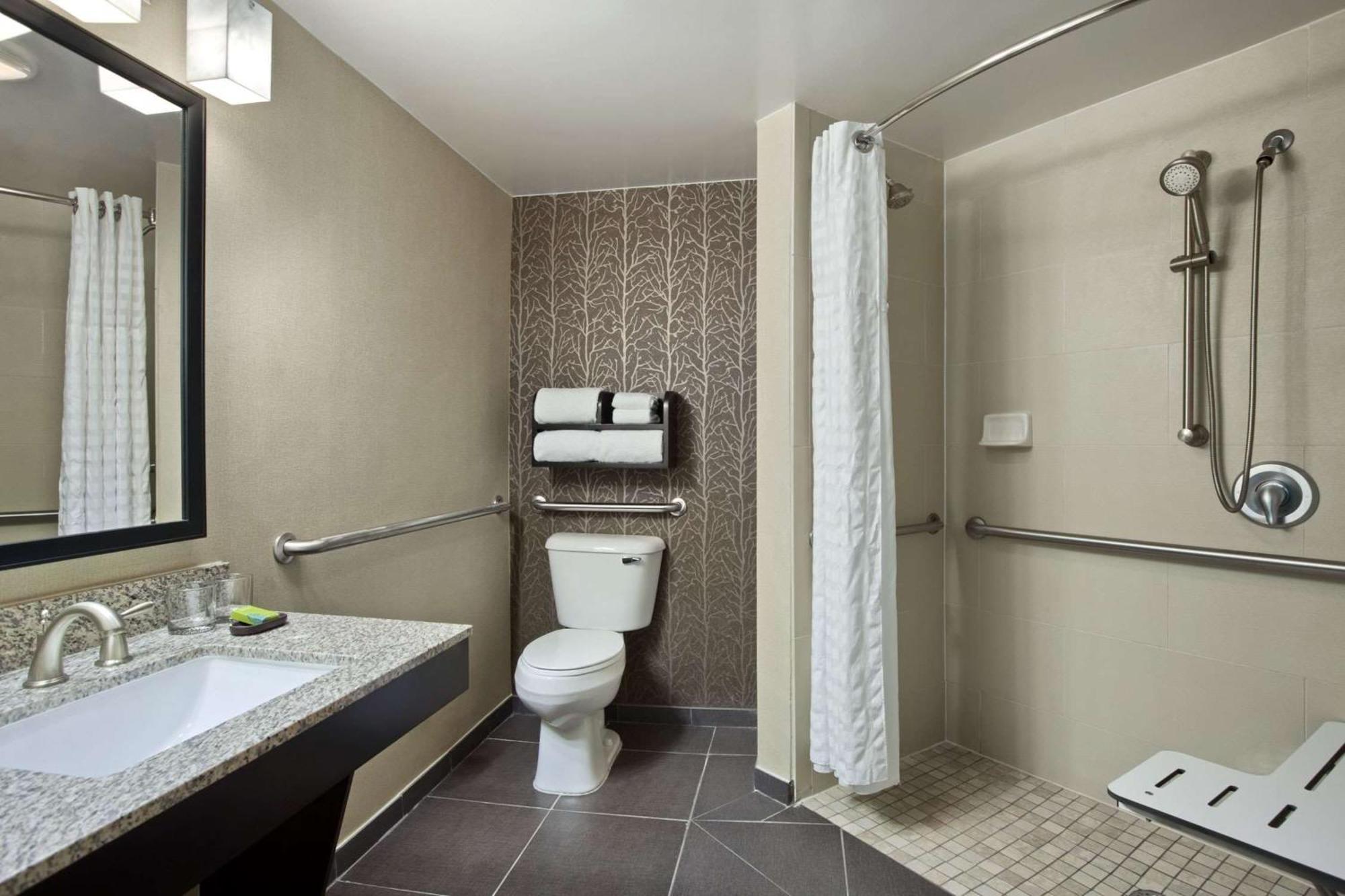 Embassy Suites By Hilton St Louis Airport Bridgeton Εξωτερικό φωτογραφία